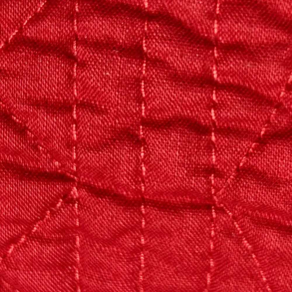 Set of 4 Quilted Matelasse Placemats w Scallops, 2-sided
